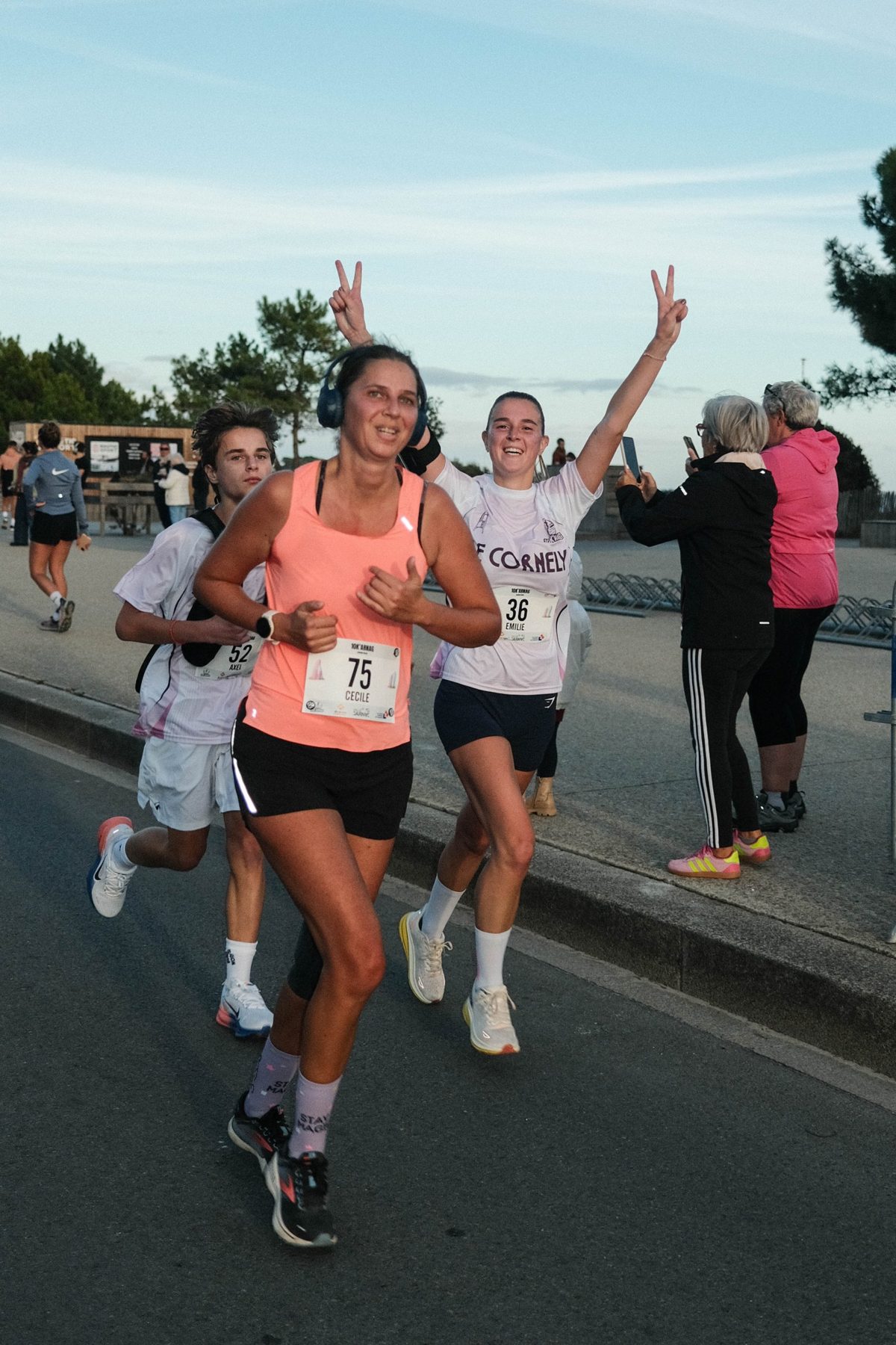 Coureurs sur le front de mer